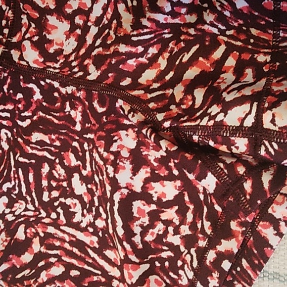 Women's Under Armour compression Mid Rise Shorty Tights Shorts NWT - Picture 5 of 9